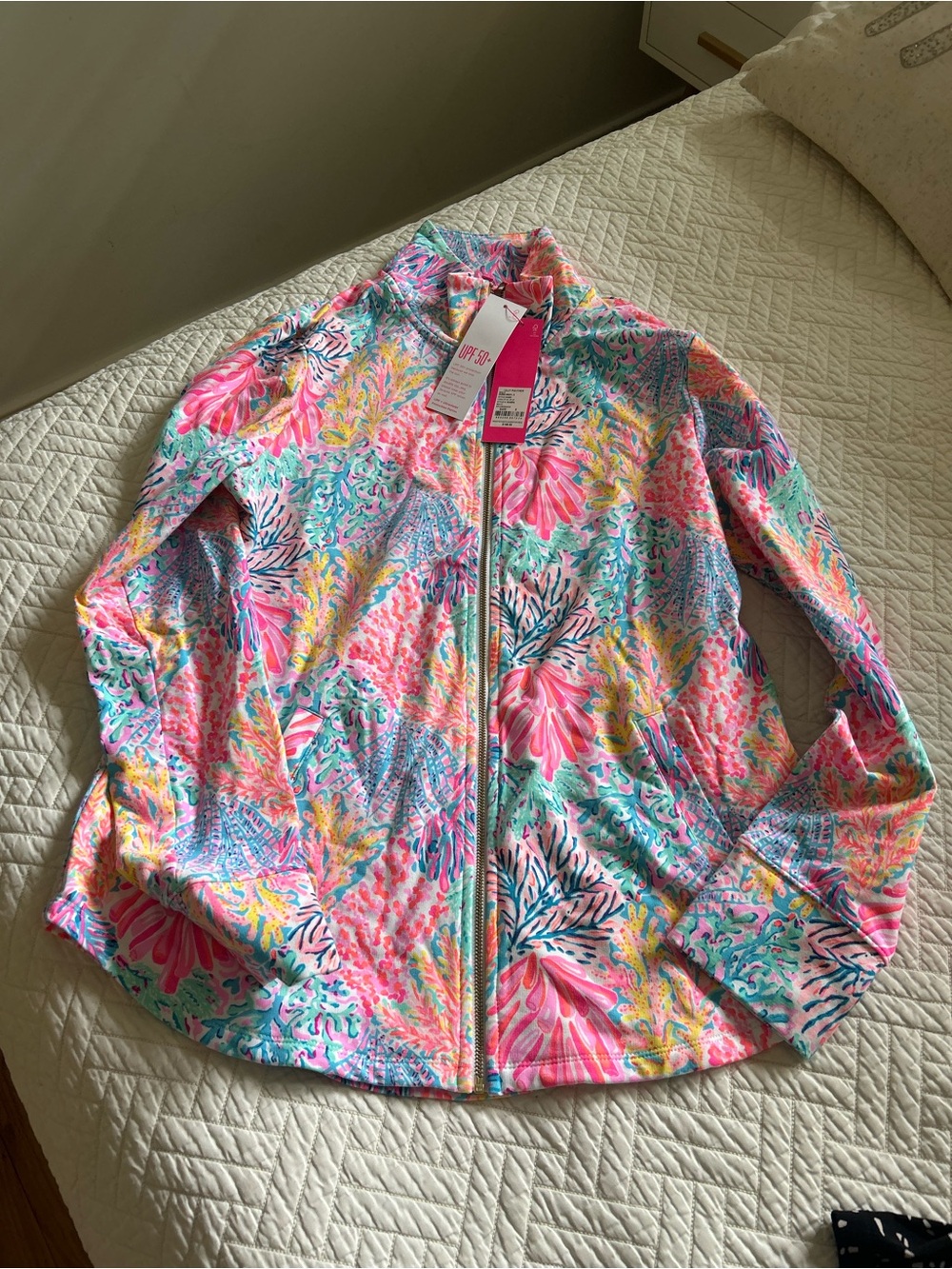 Lilly Pulitzer Leona UPF 50 Zip Up in Multi Splashdance. NWT. Size S - Picture 2 of 10